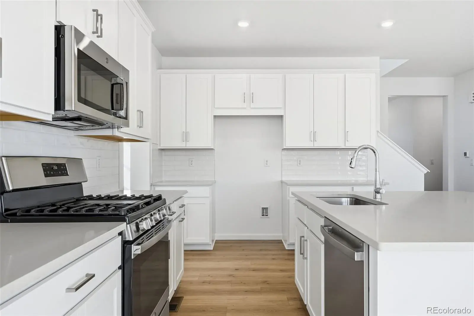 11192025011359 1600 10