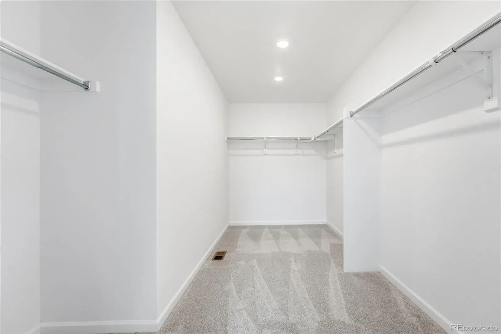 11192025011359 1600 17