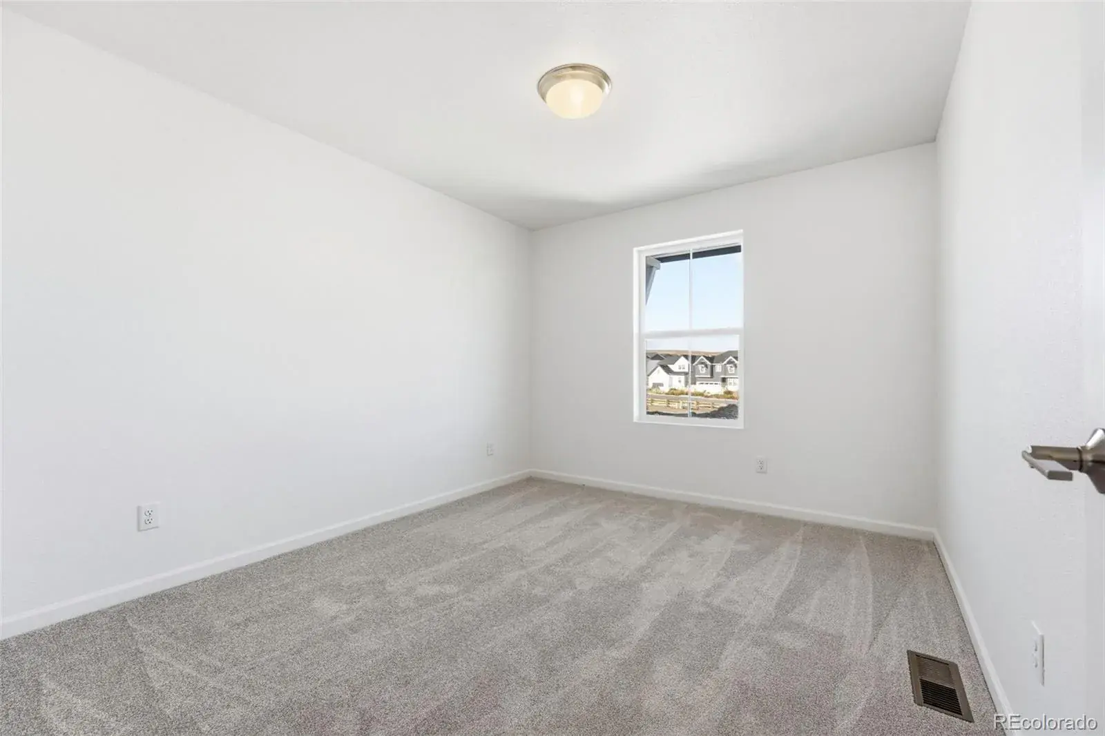 11192025011359 1600 20