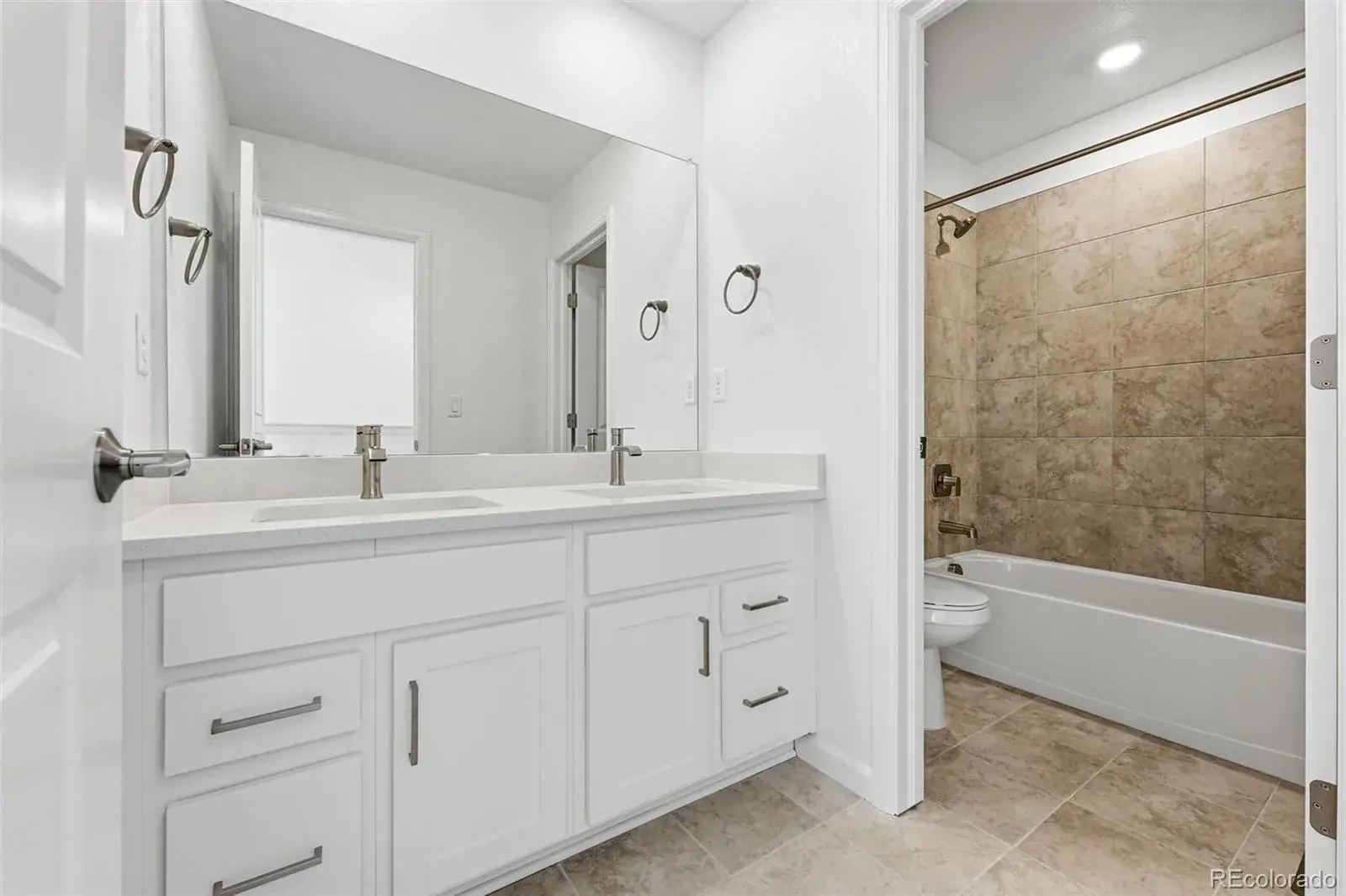 11192025011359 1600 21