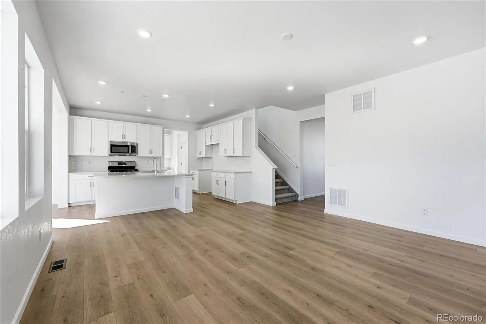 11192025011359 1600 3