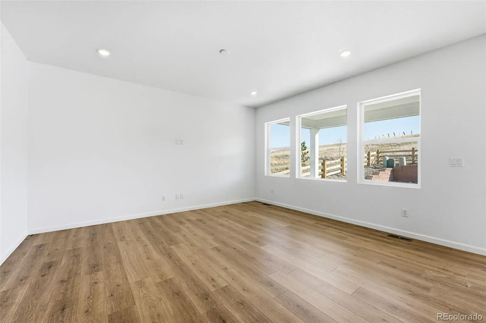 11192025011359 1600 4