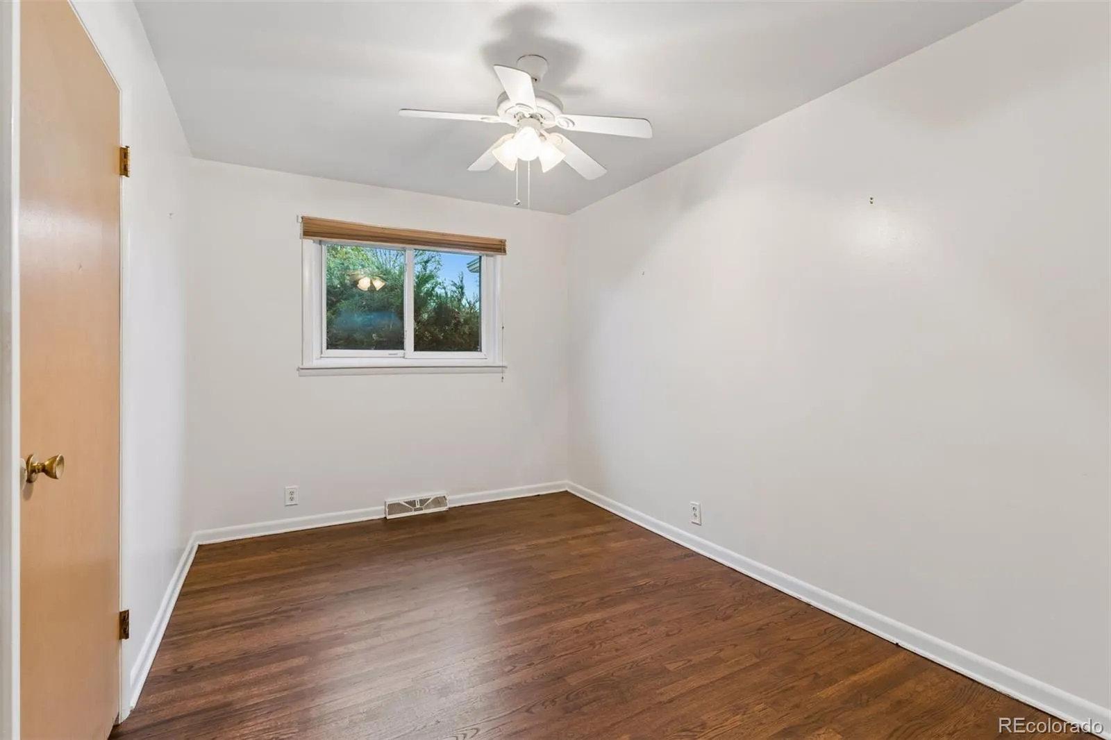 3225 W Chenango Avenue Englewood CO 80110 MLS #REC6361332 05222026221527 1600 15
