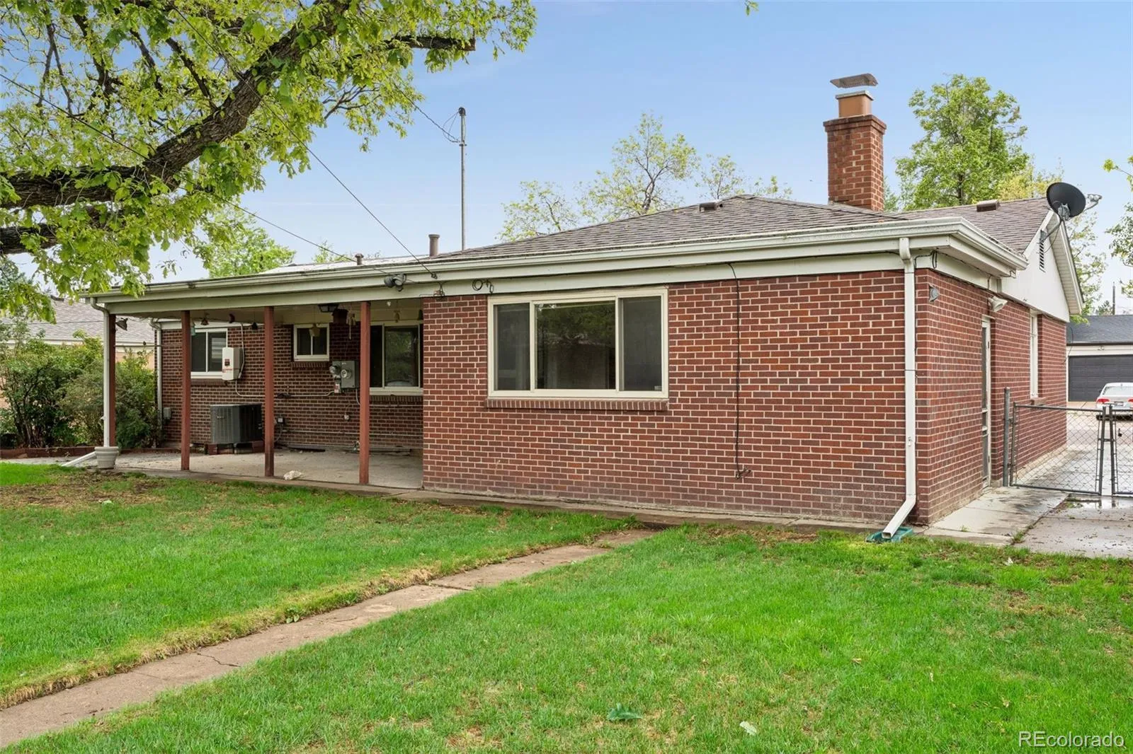 3225 W Chenango Avenue Englewood CO 80110 MLS #REC6361332 05222026221527 1600 28