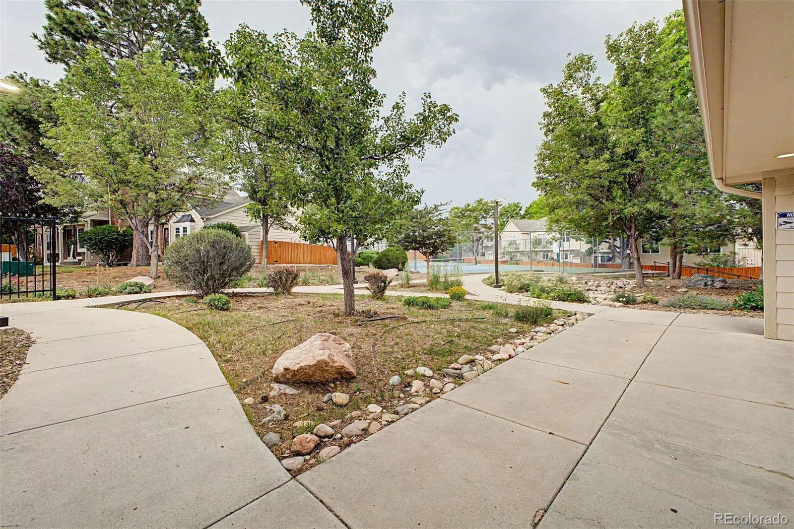 18274 E Arizona Avenue #B Aurora CO 80017 | MLS #REC3839712 09182026055219 1600 23