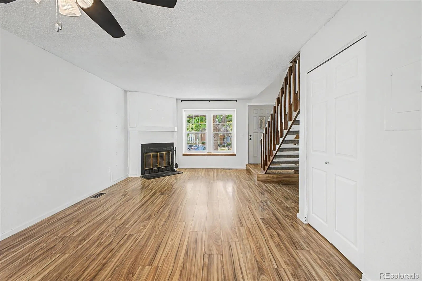 18274 E Arizona Avenue #B Aurora CO 80017 | MLS #REC3839712 09182026055219 1600 3