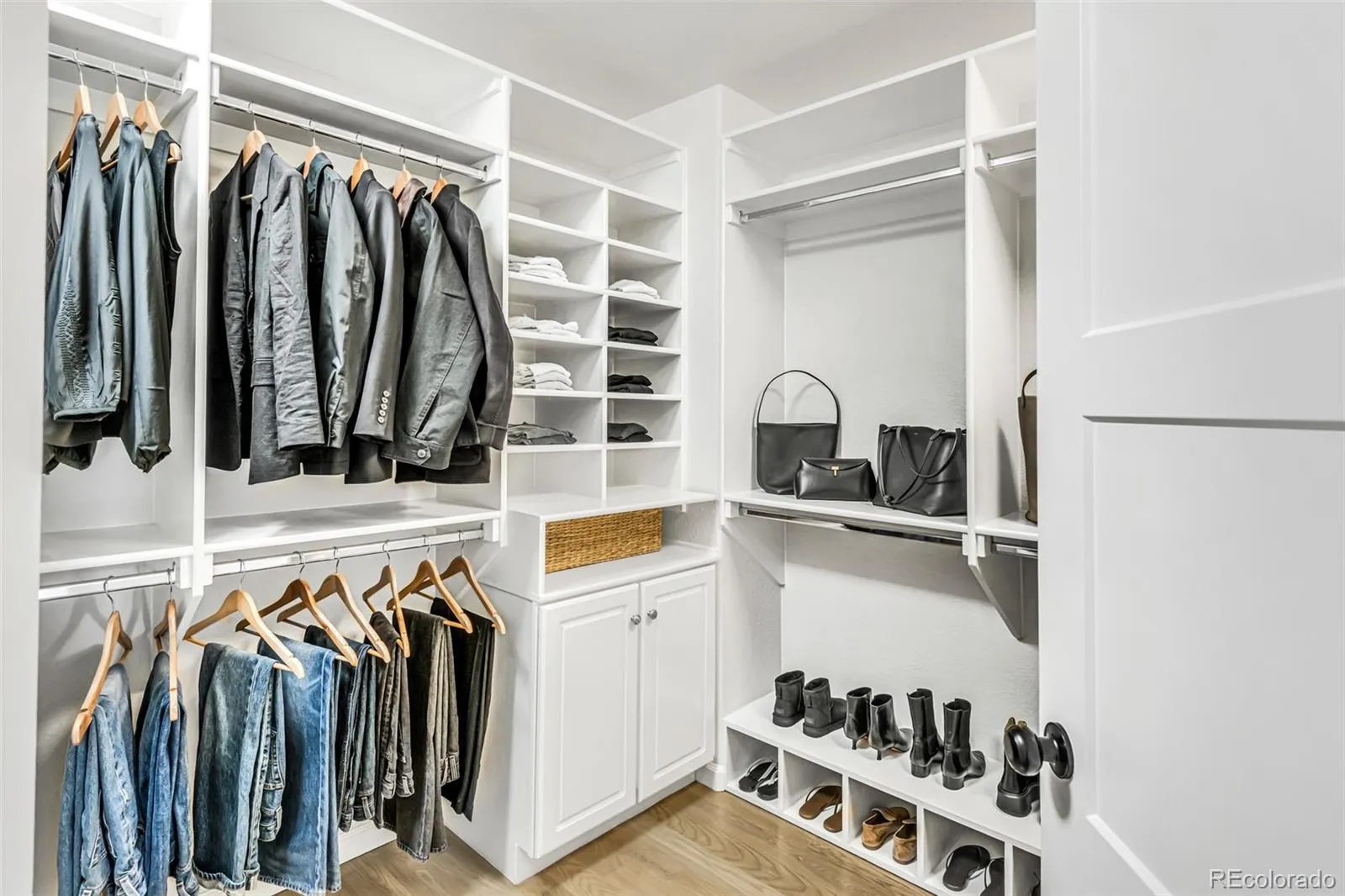 04172026060618 1600 29