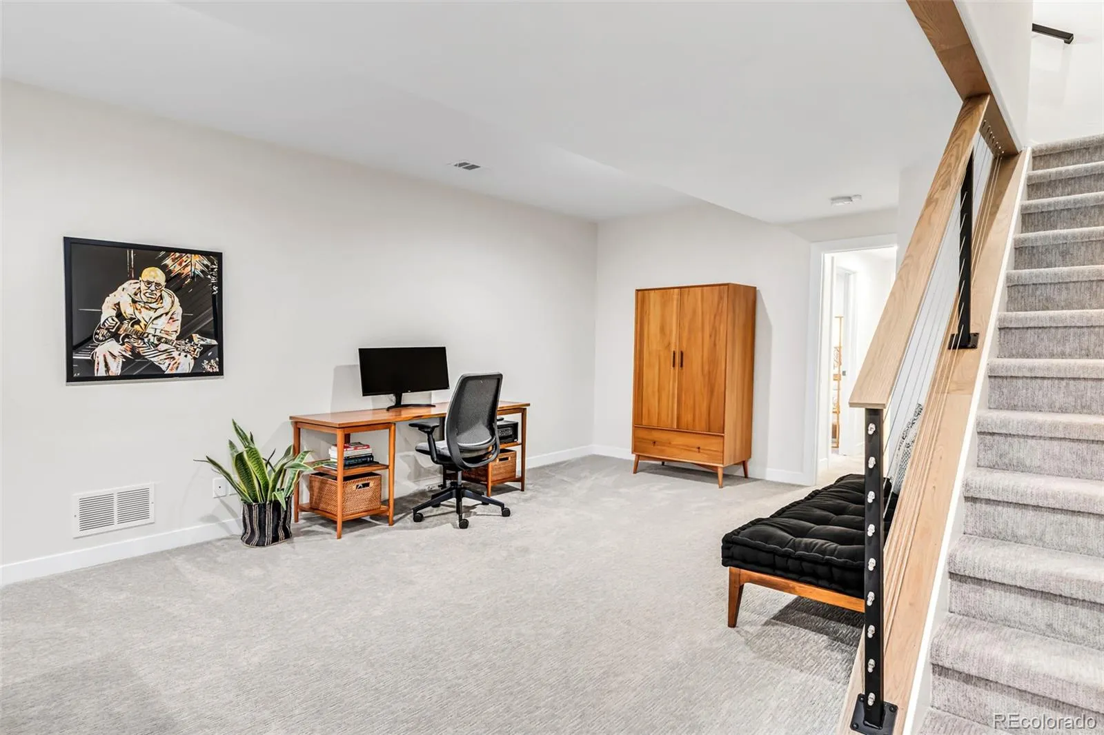 04172026060618 1600 35