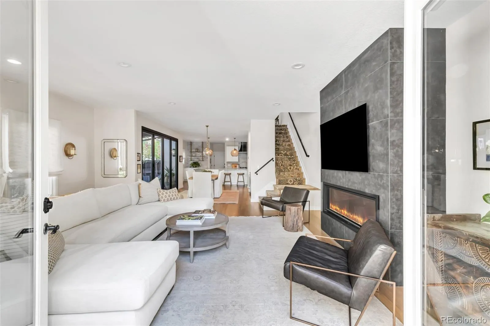 04172026060618 1600 8