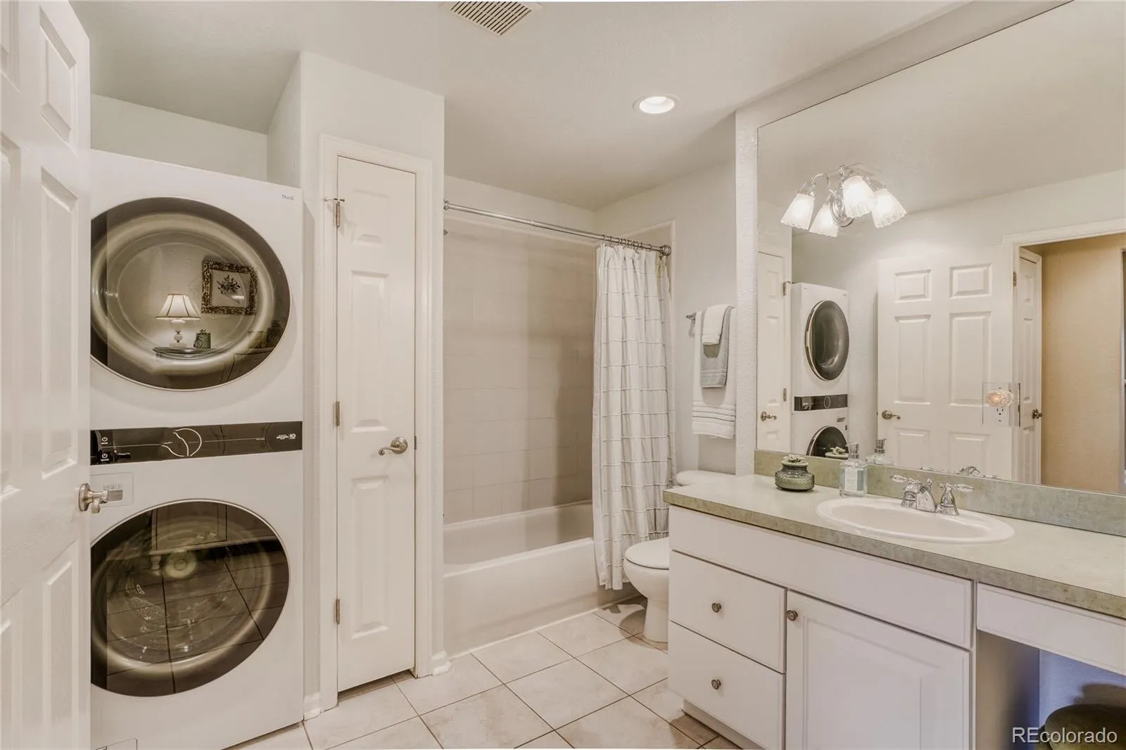 19548 E Powers Place Aurora CO 80015 MLS #REC6363192 04262026132045 1600 25