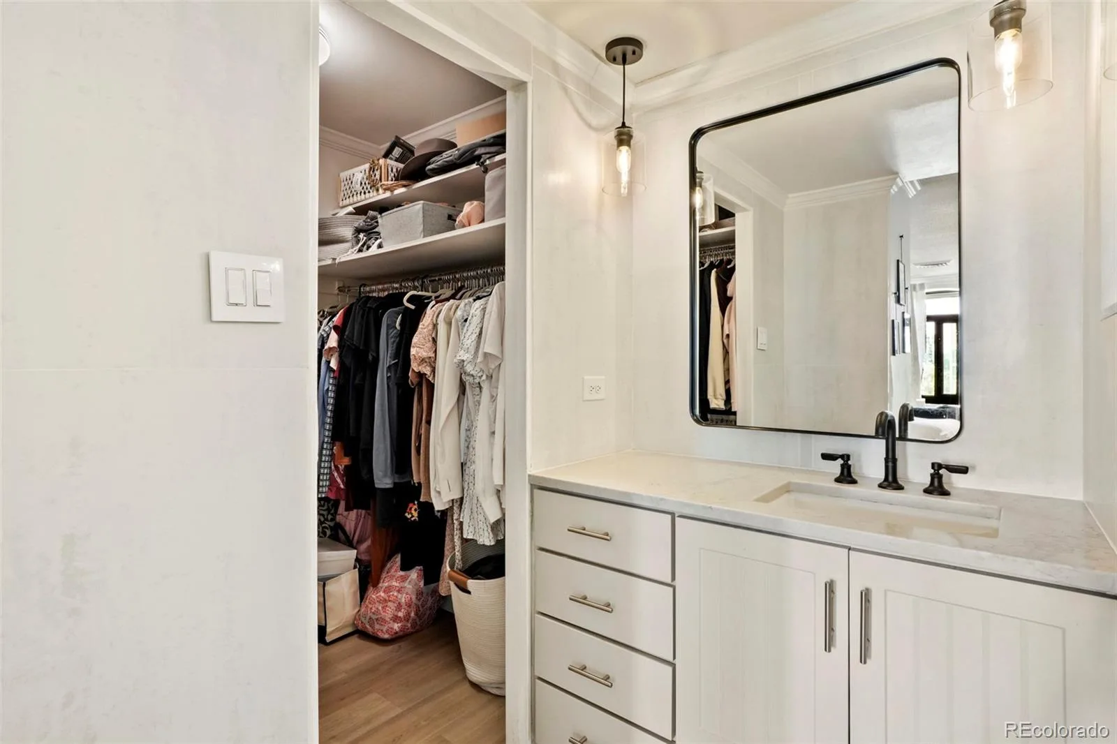 3131 E Alameda Avenue #503 Denver CO 80209 MLS #REC6369696 07132026192621 1600 19