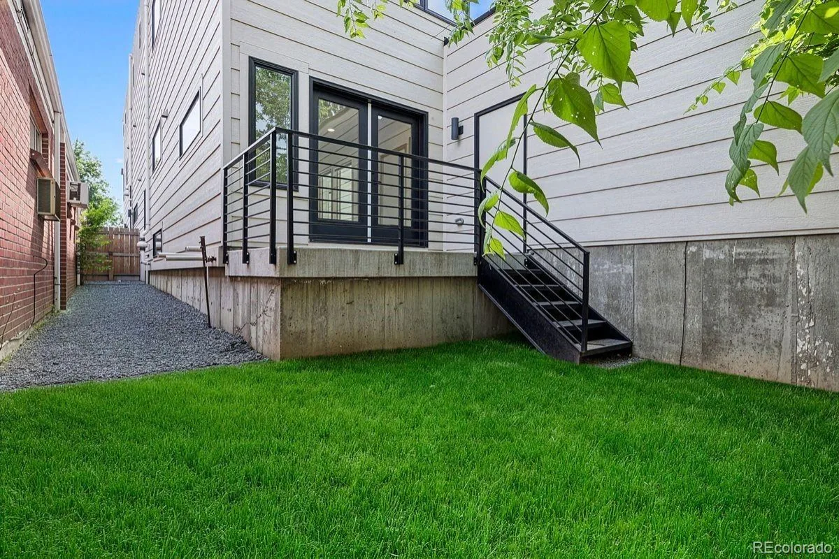 2147 S Bellaire Street Denver CO 80222 MLS #REC6371673 06252026224439 1200 11