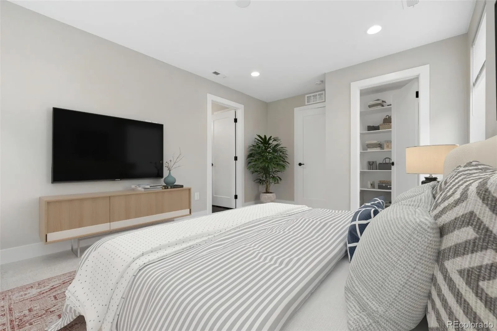 2147 S Bellaire Street Denver CO 80222 MLS #REC6371673 06252026224439 1600 13
