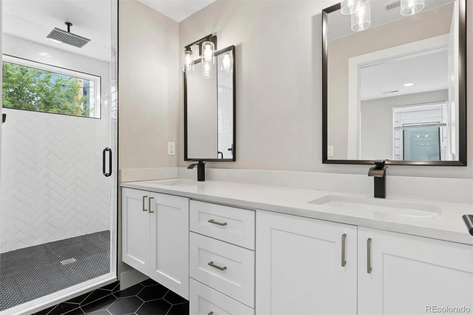 2147 S Bellaire Street Denver CO 80222 MLS #REC6371673 06252026224439 1600 15