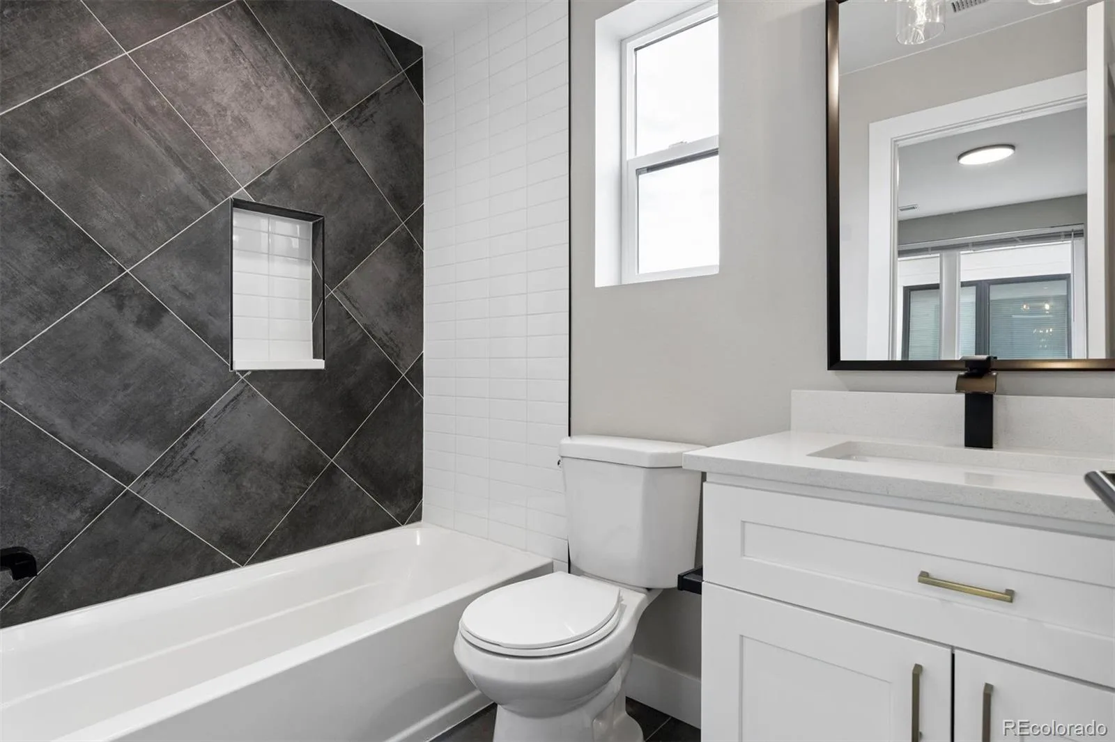 2147 S Bellaire Street Denver CO 80222 MLS #REC6371673 06252026224439 1600 17