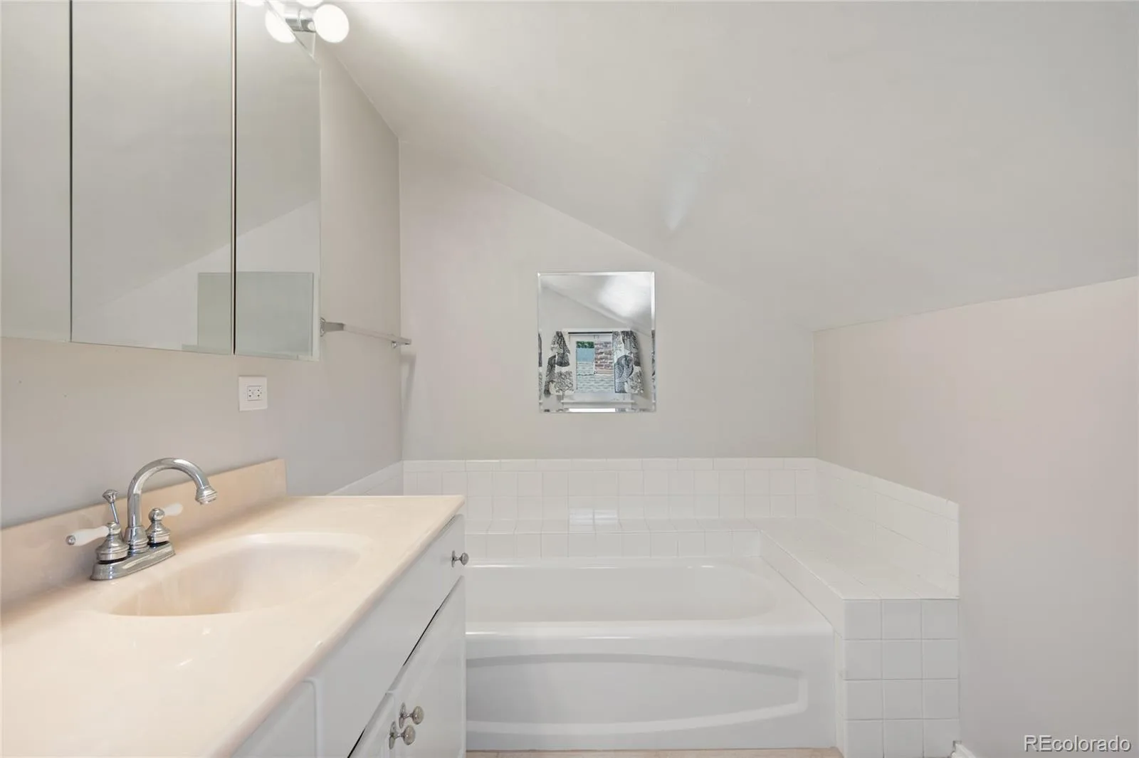 1423 S University Boulevard Denver CO 80210 MLS #REC6374063 06232026000857 1600 24