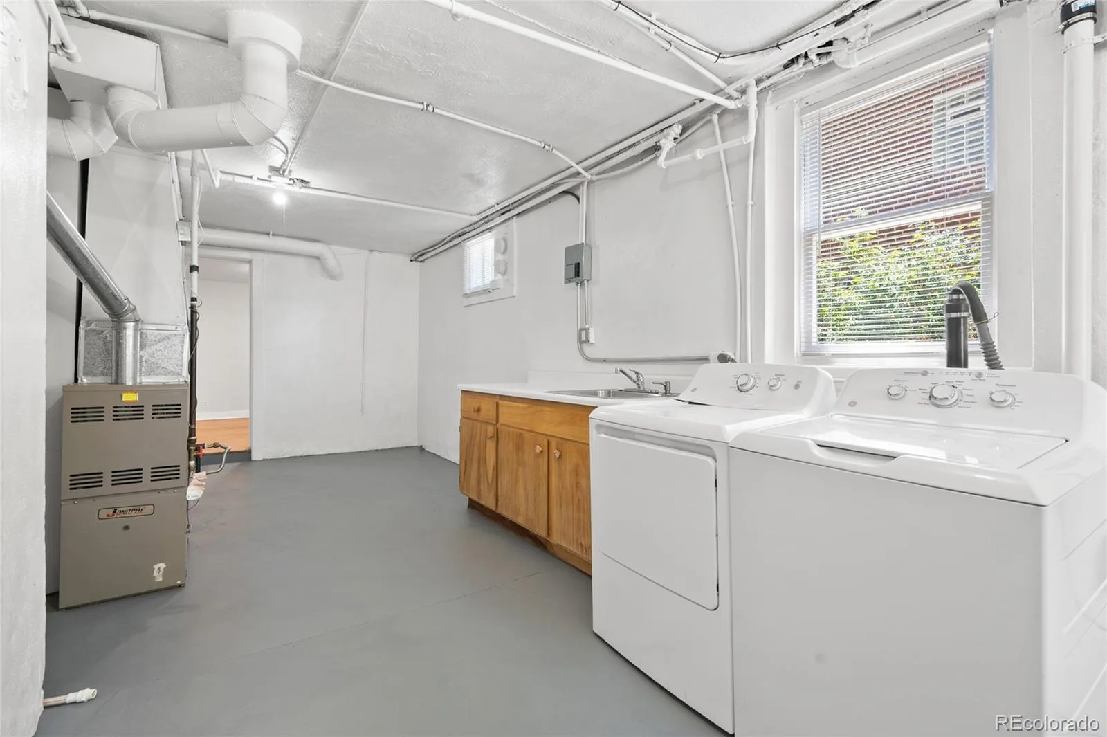 1423 S University Boulevard Denver CO 80210 MLS #REC6374063 06232026000857 1600 29