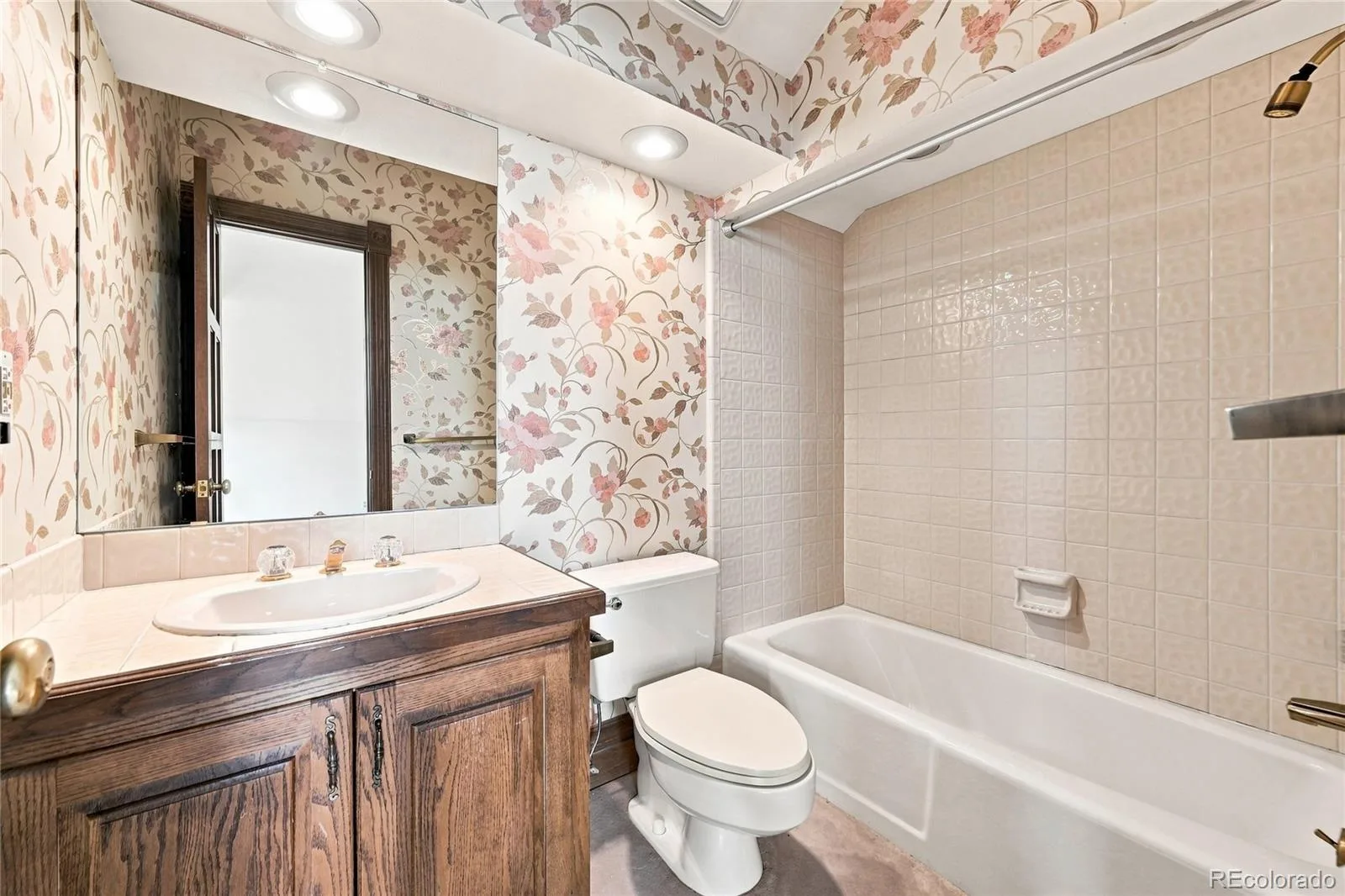 2411 E Cedar Avenue Denver CO 80209 | MLS #REC6375094 08252026174508 1600 22