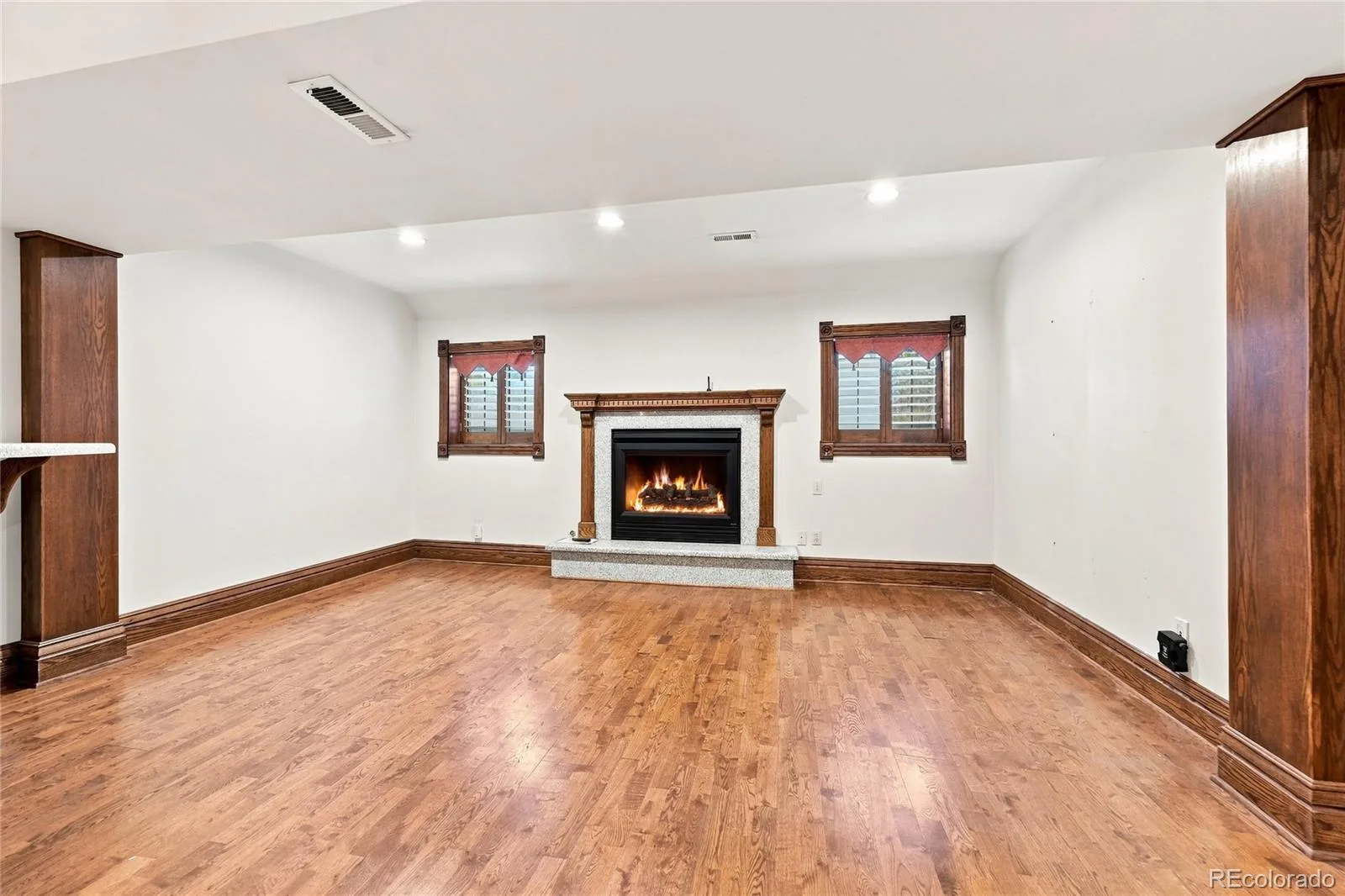 2411 E Cedar Avenue Denver CO 80209 | MLS #REC6375094 08252026174508 1600 34
