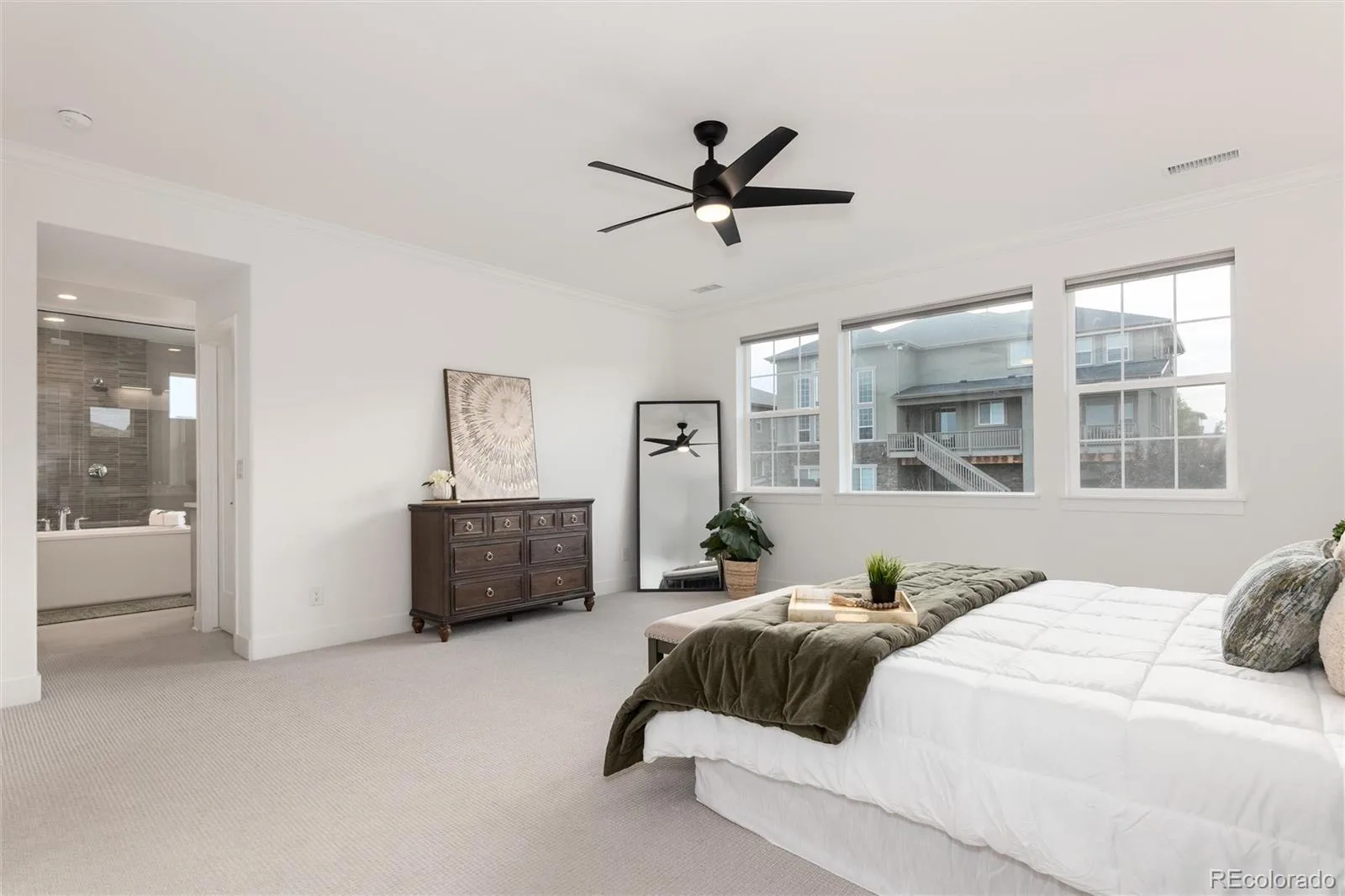 6689 S Vandriver Way Aurora CO 80016 MLS #REC6375104 06102026164414 1600 28