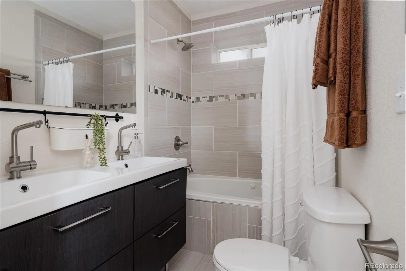 04092026230759 1600 22