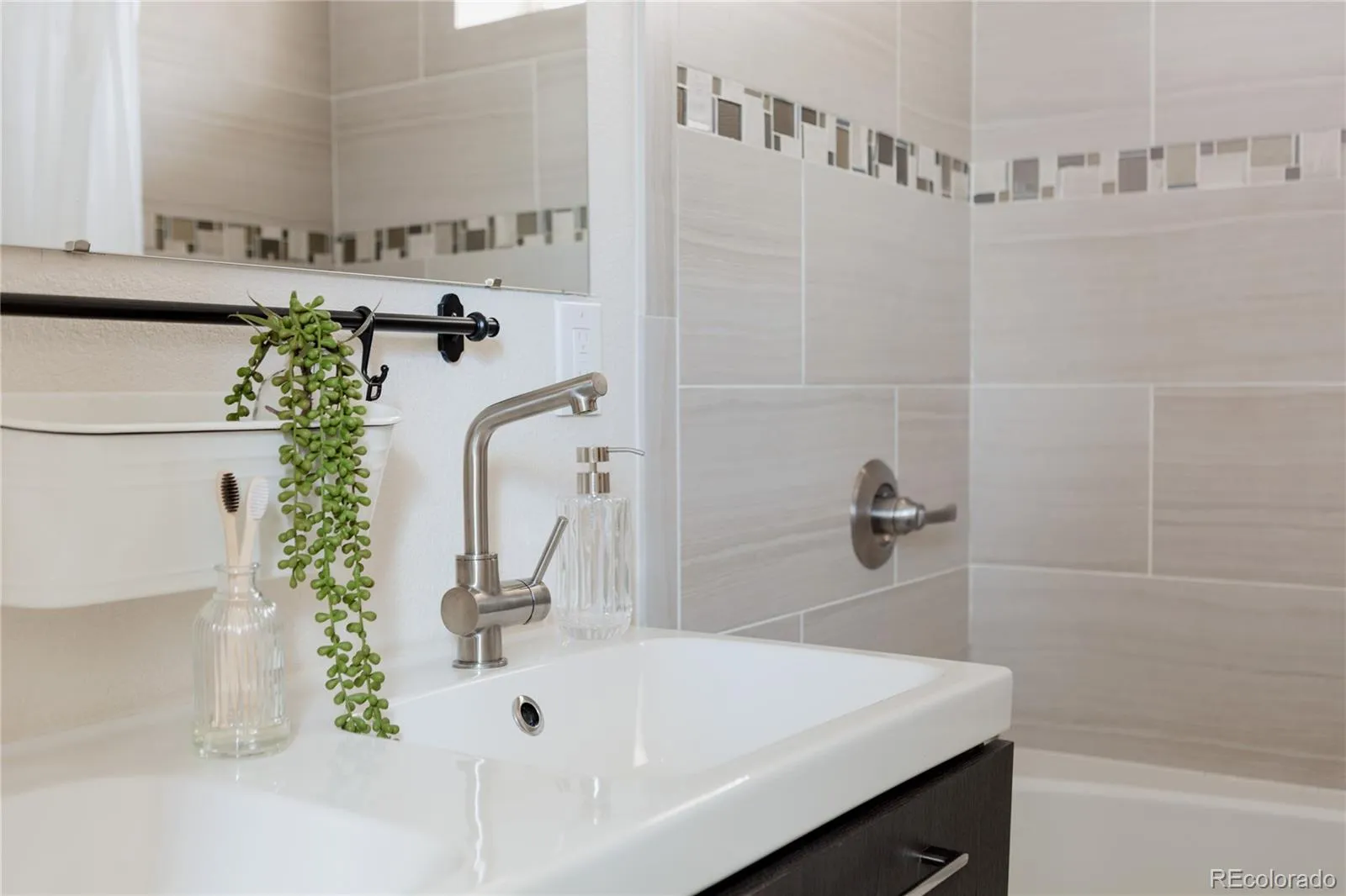 04092026230759 1600 23