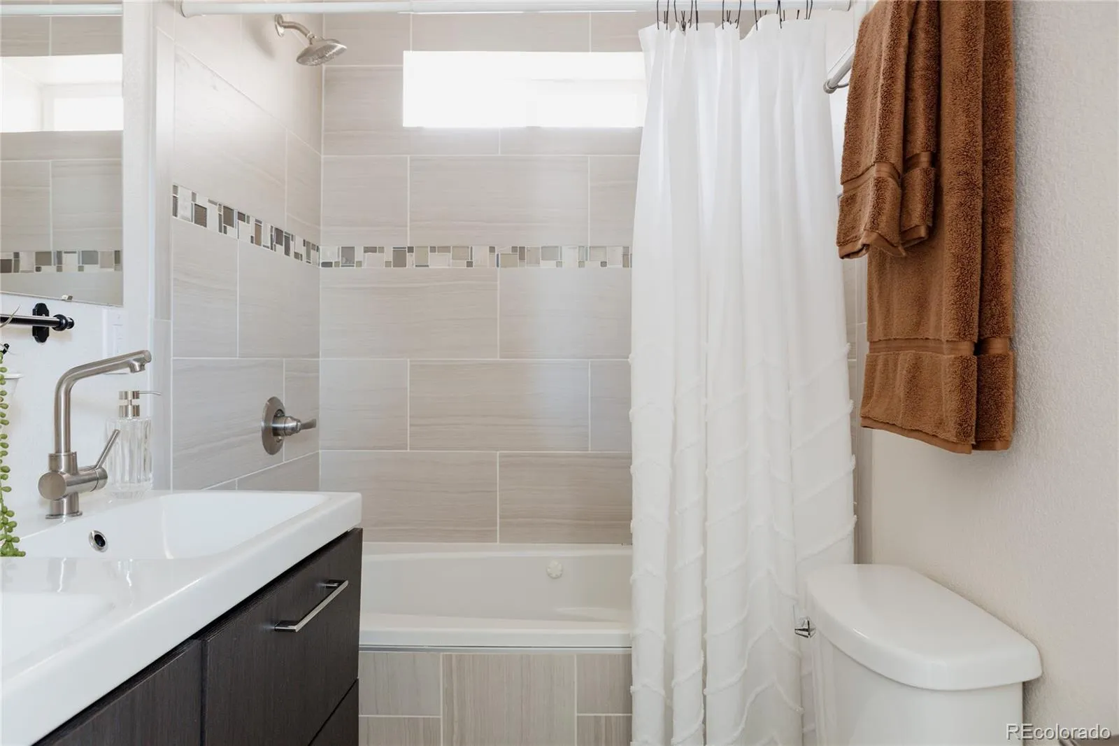 04092026230759 1600 24