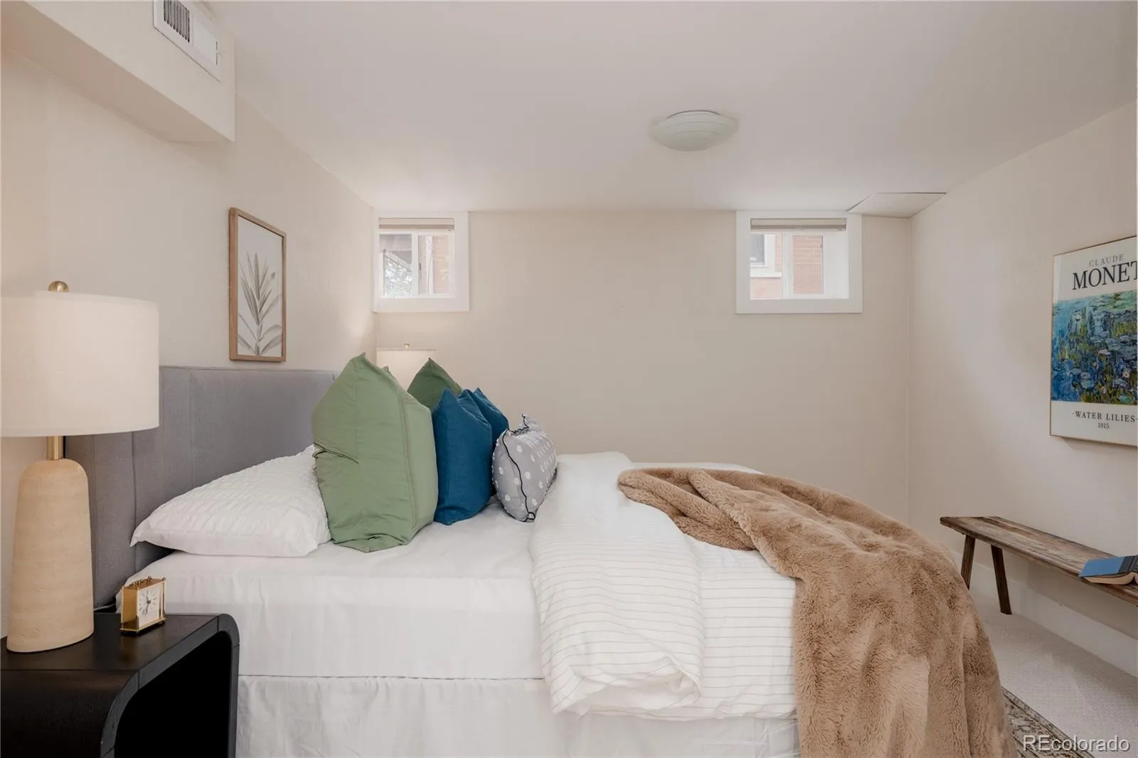 04092026230759 1600 35