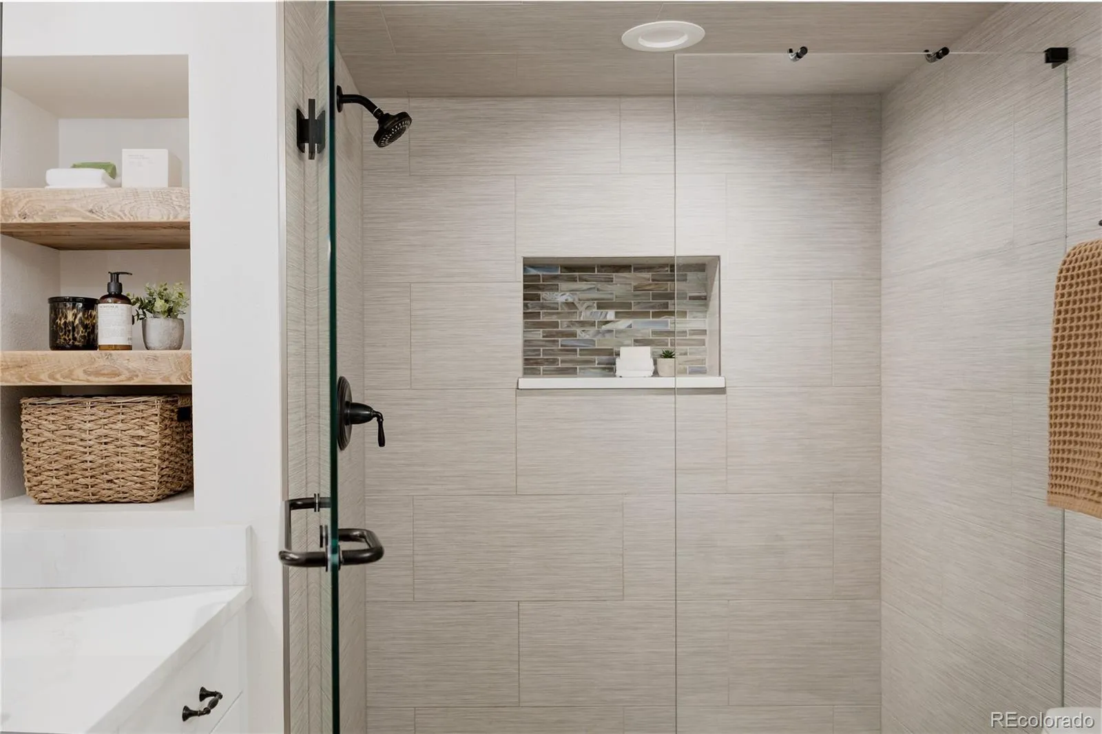 04092026230759 1600 40