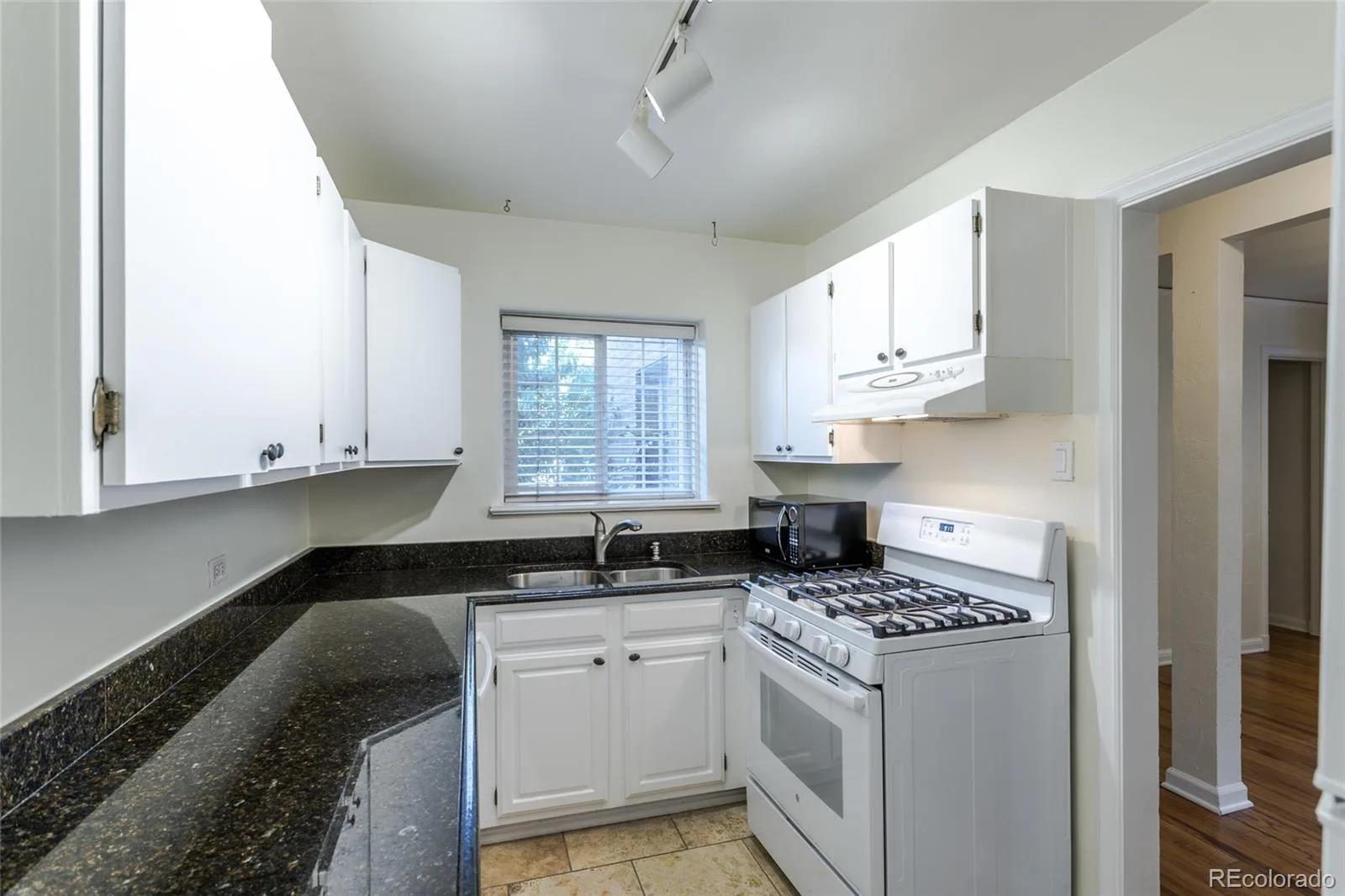 949 N Emerson Street #8 Denver CO 80218 | MLS #REC6377750 10132026214353 1600 8