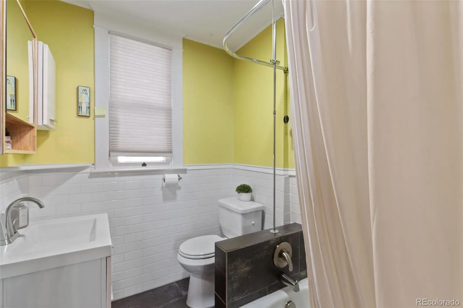 04142026230635 1600 29