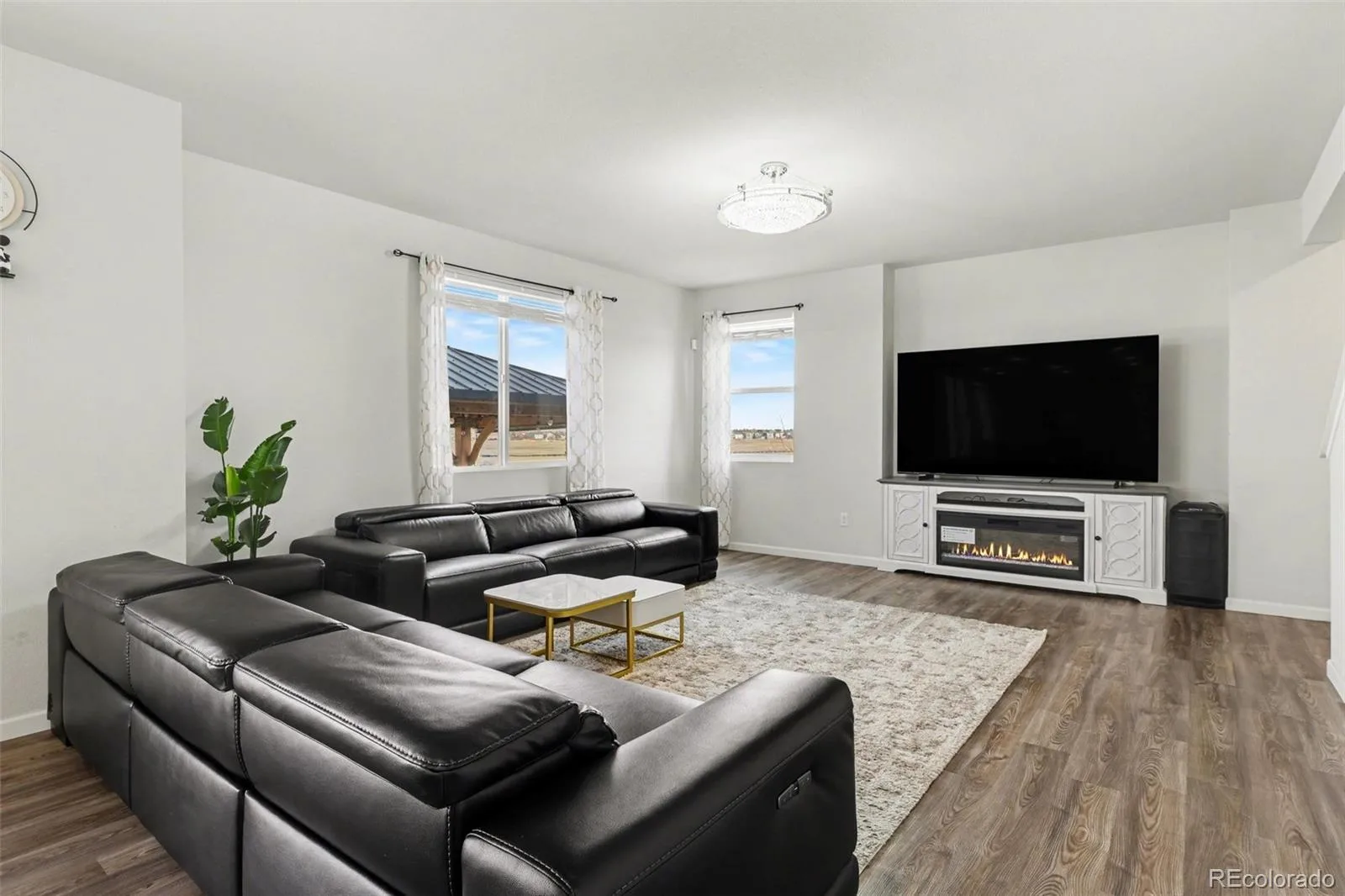 12445 E 101st Drive Commerce City CO 80022 | MLS #REC6384325 07302026192121 1600 5