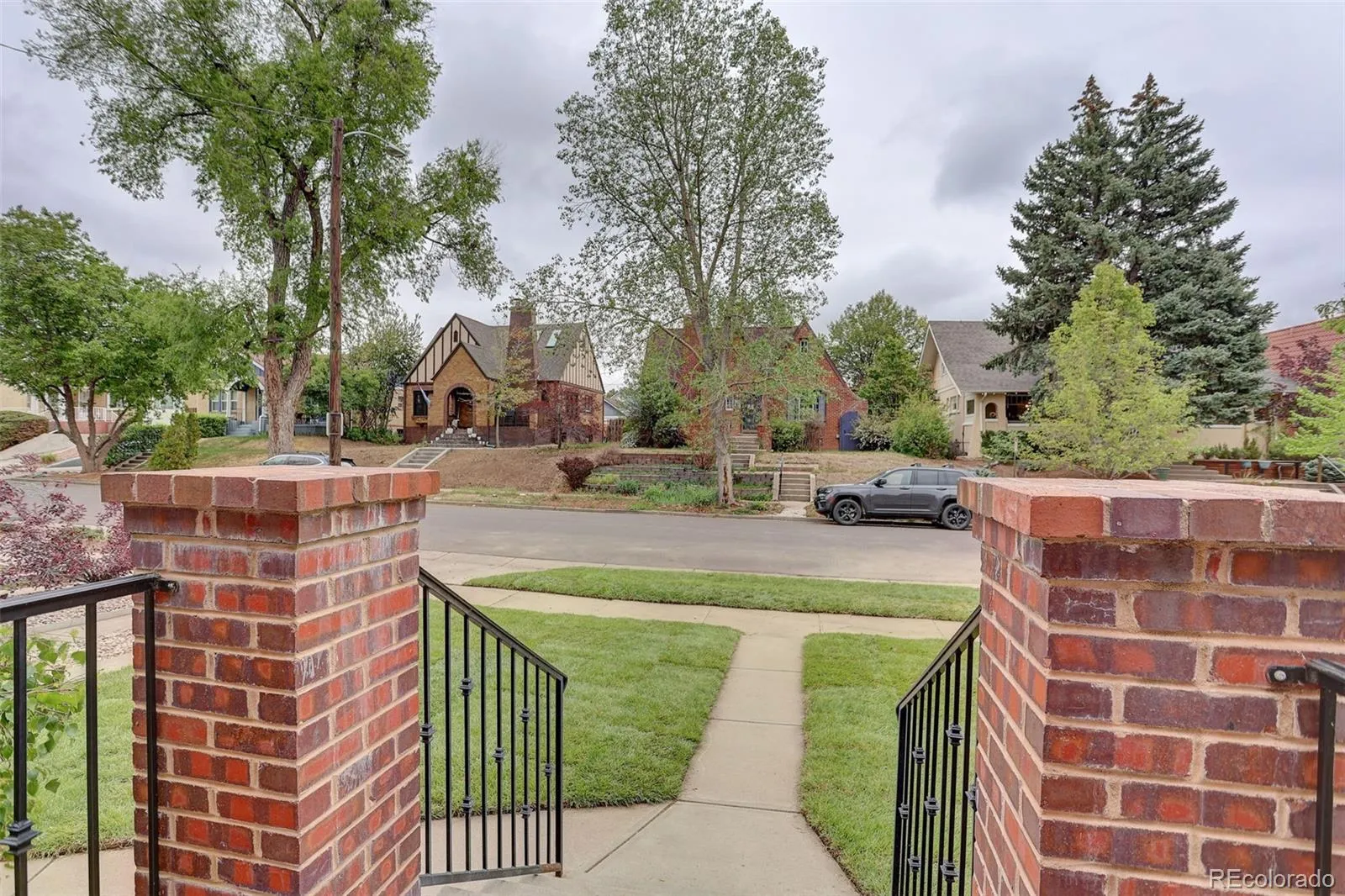 2955 Ash Street Denver CO 80207 MLS #REC6386179 05132026042307 1600 1