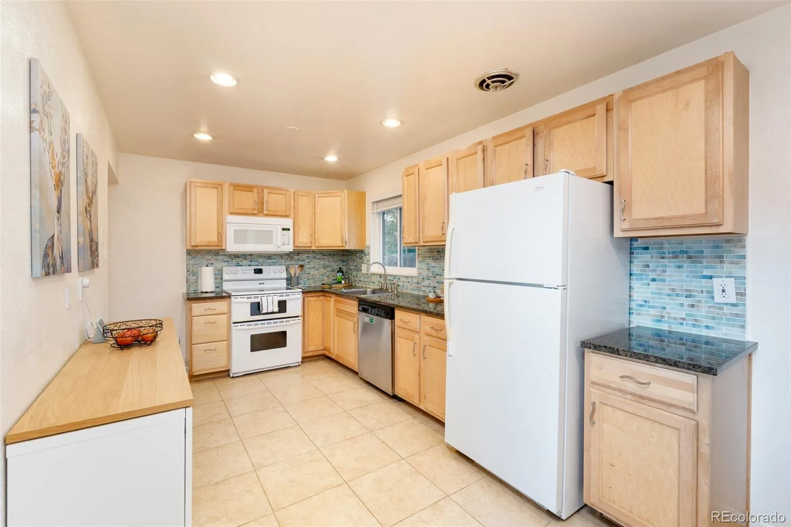 246 Lansing Street Aurora CO 80010 | MLS #REC6387282 08122026212741 1600 14