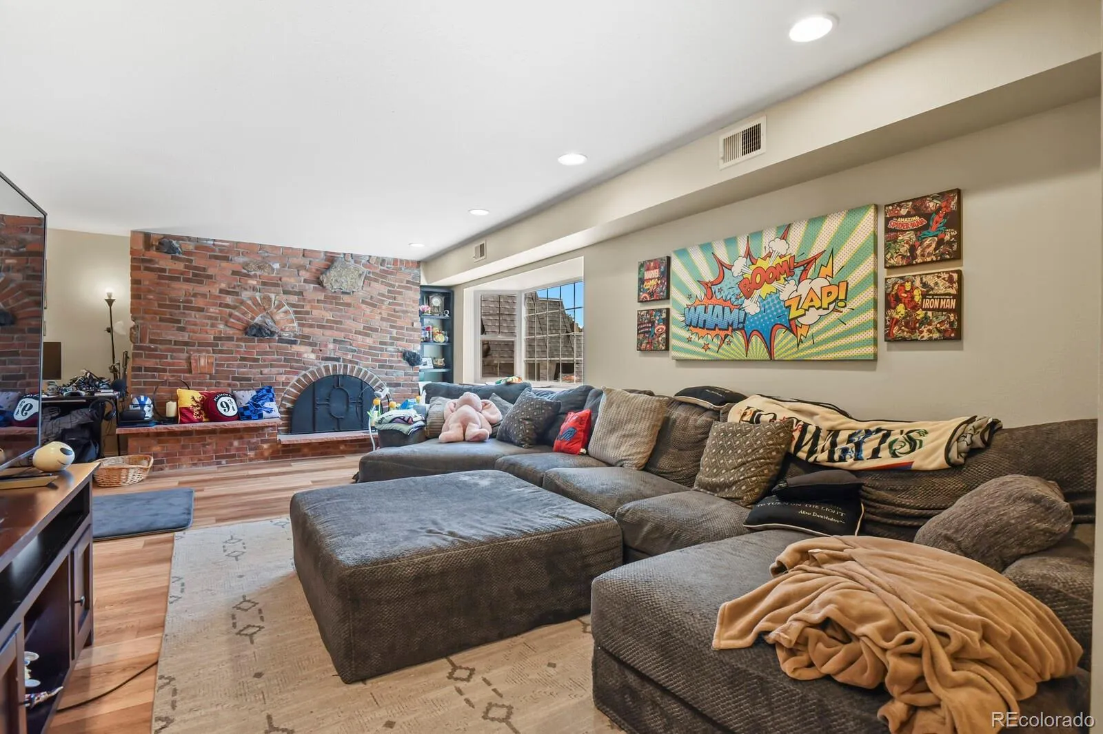 5751 E Ithaca Place #4 Denver CO 80237 MLS #REC6389031 04212026174918 1600 5