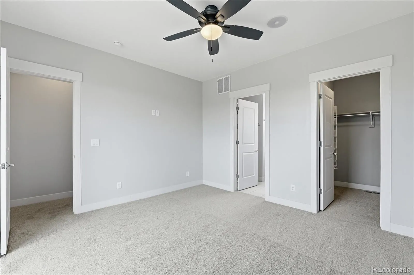 3181 Lawrence Street Denver CO 80205 MLS #REC6394119 05152026200315 1600 34