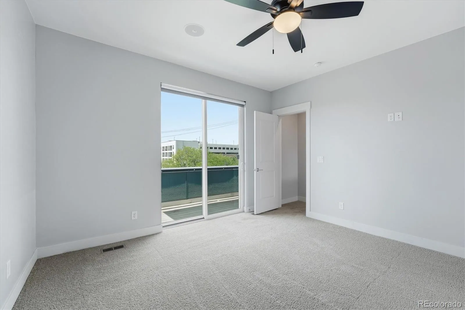 3181 Lawrence Street Denver CO 80205 MLS #REC6394119 05152026200315 1600 35
