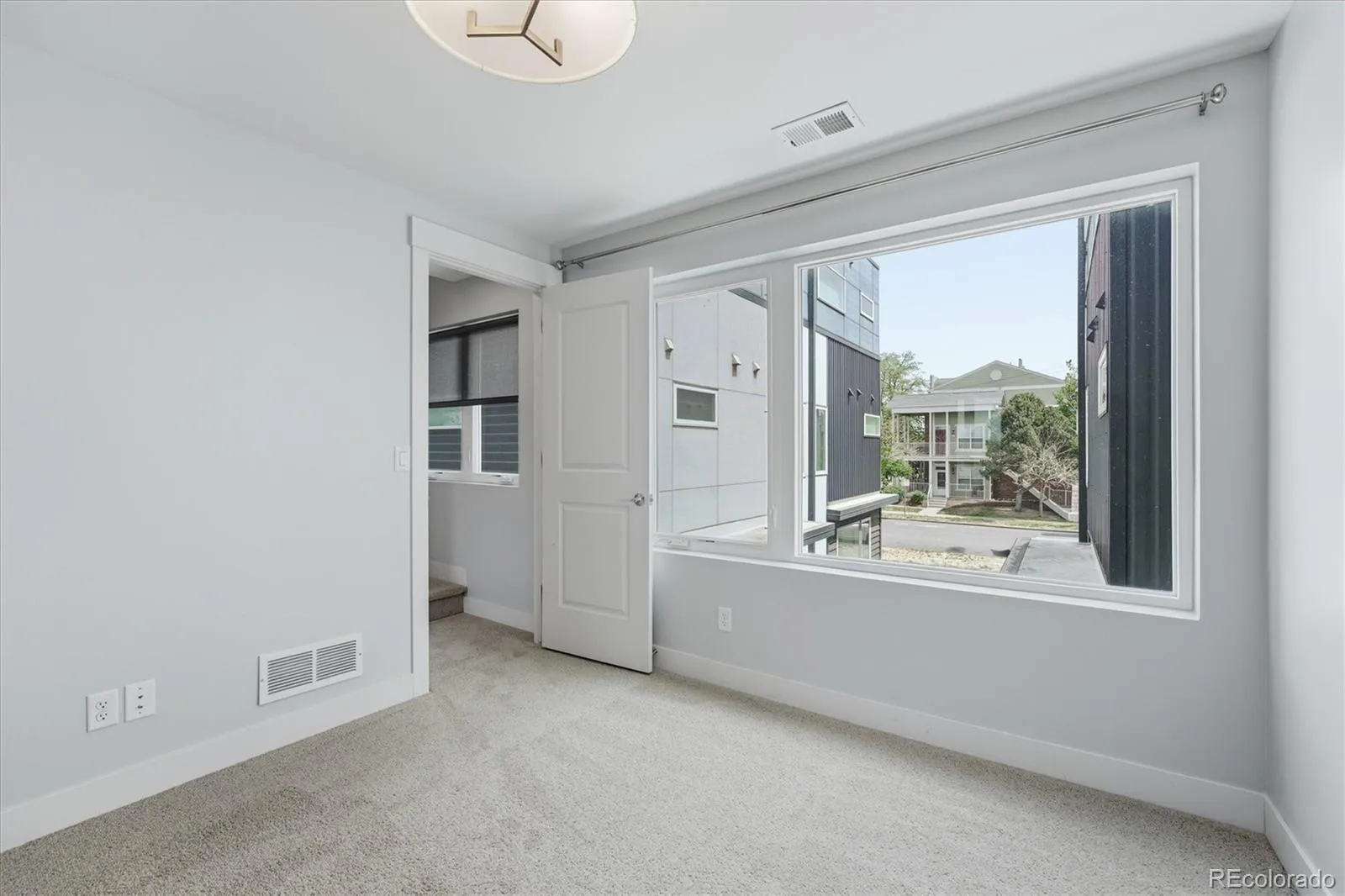 3181 Lawrence Street Denver CO 80205 MLS #REC6394119 05152026200315 1600 41