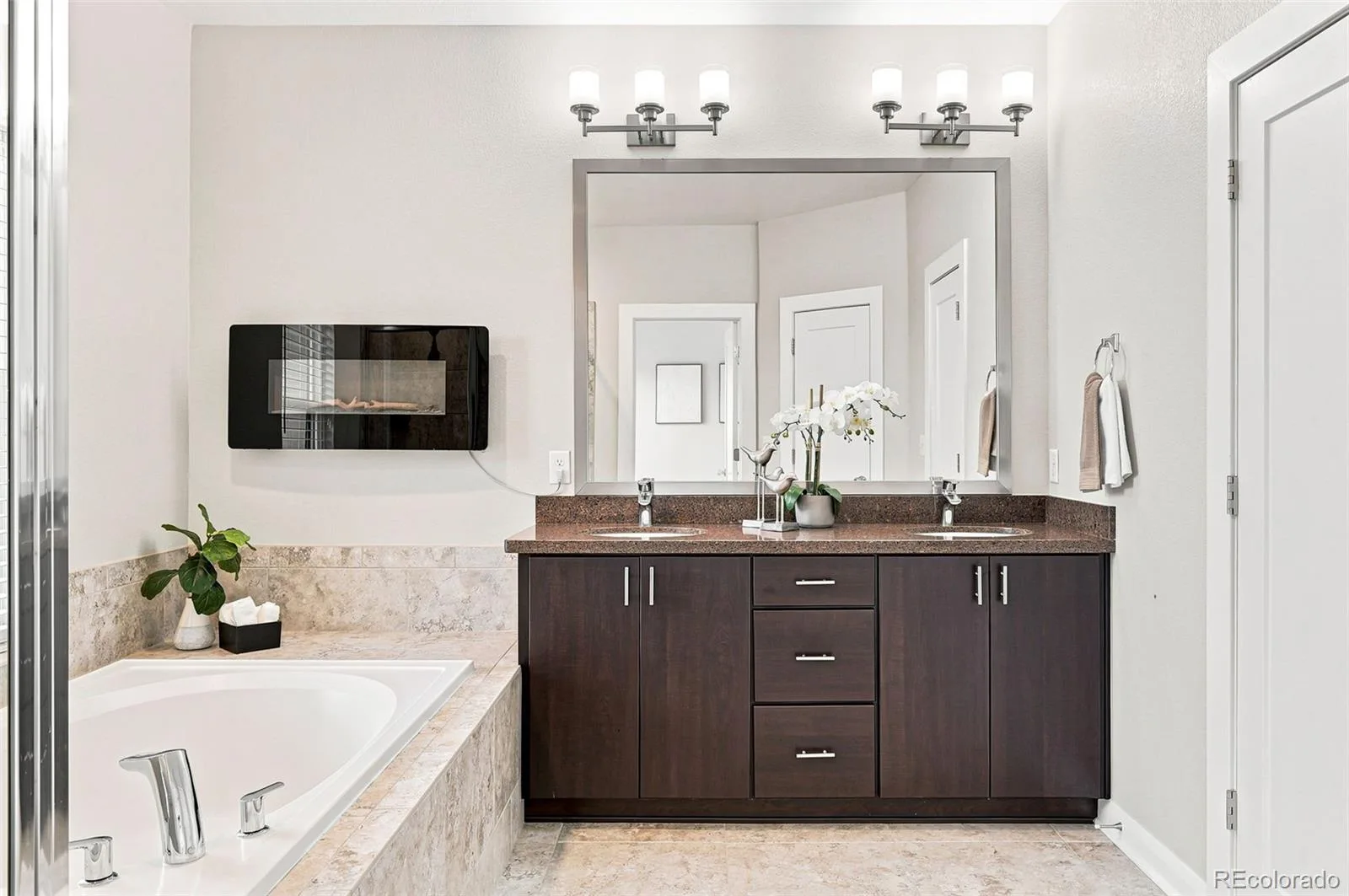 6715 Raritan Drive Denver CO 80221 | MLS #REC6394808 08242026215823 1600 31