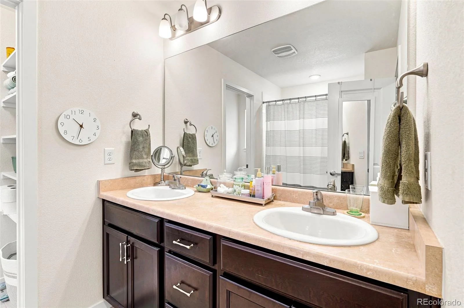 867 E 98th Avenue #1201 Thornton CO 80229 | MLS #REC6396554 08072026155012 1600 23