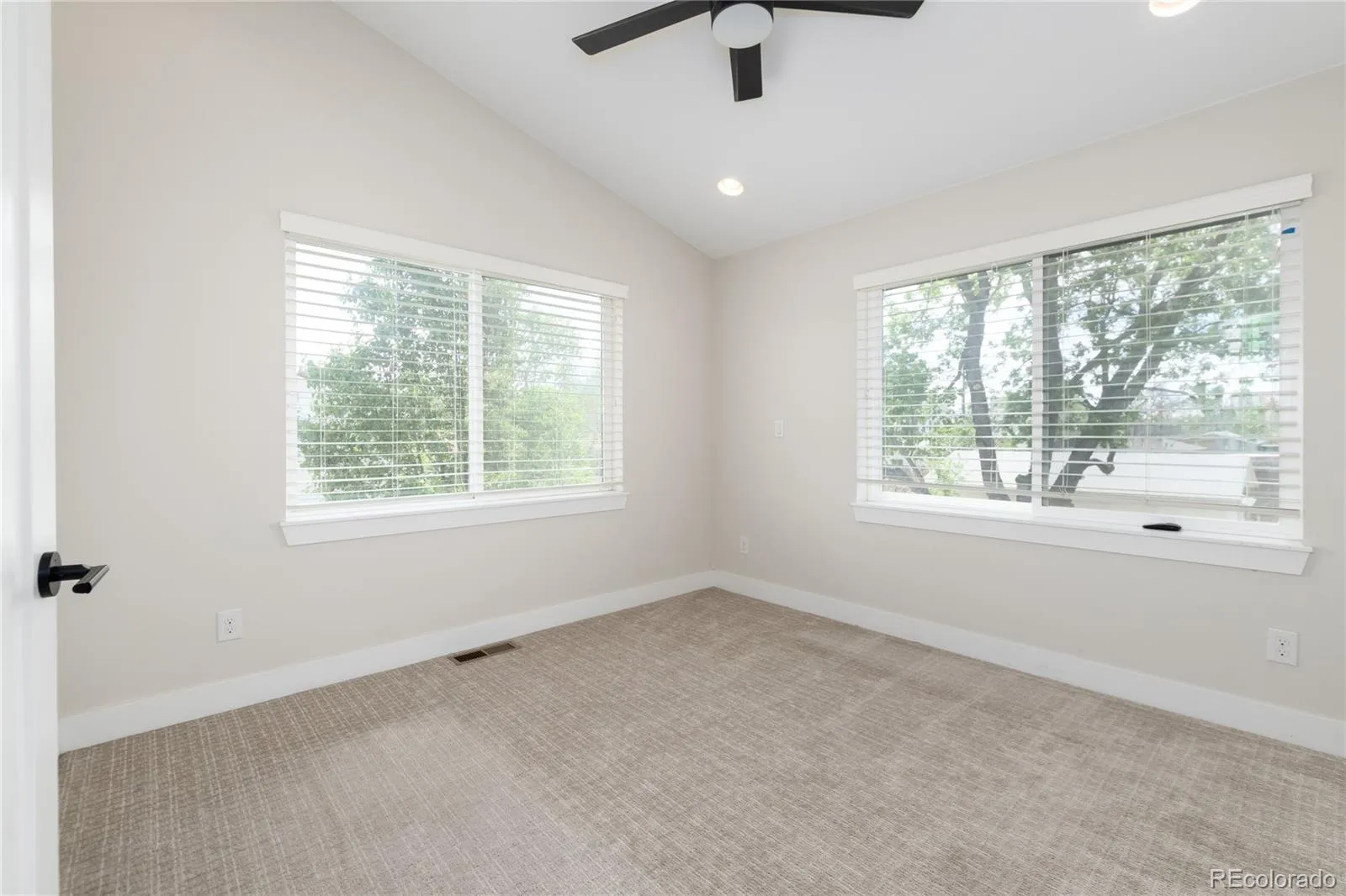 3002 S Elati Street Englewood CO 80110 MLS #REC6397538 04242026025136 1600 31
