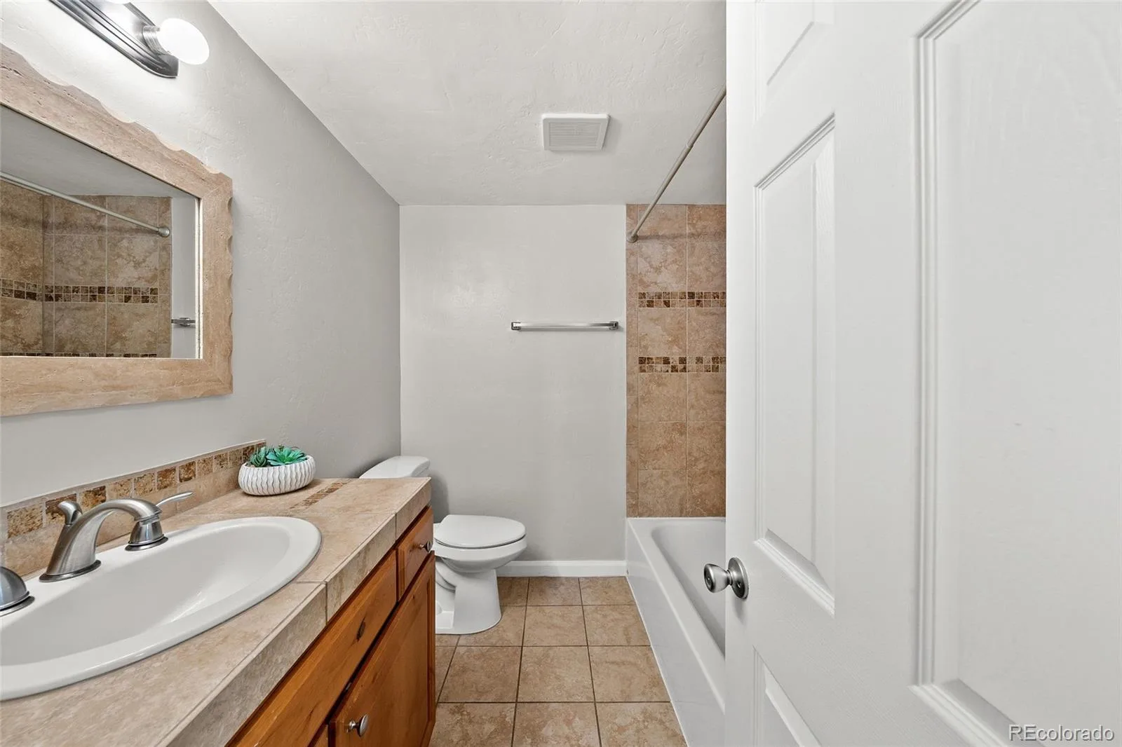 4676 S Lincoln Street Englewood CO 80113 | MLS #REC6400055 08202026000509 1600 14