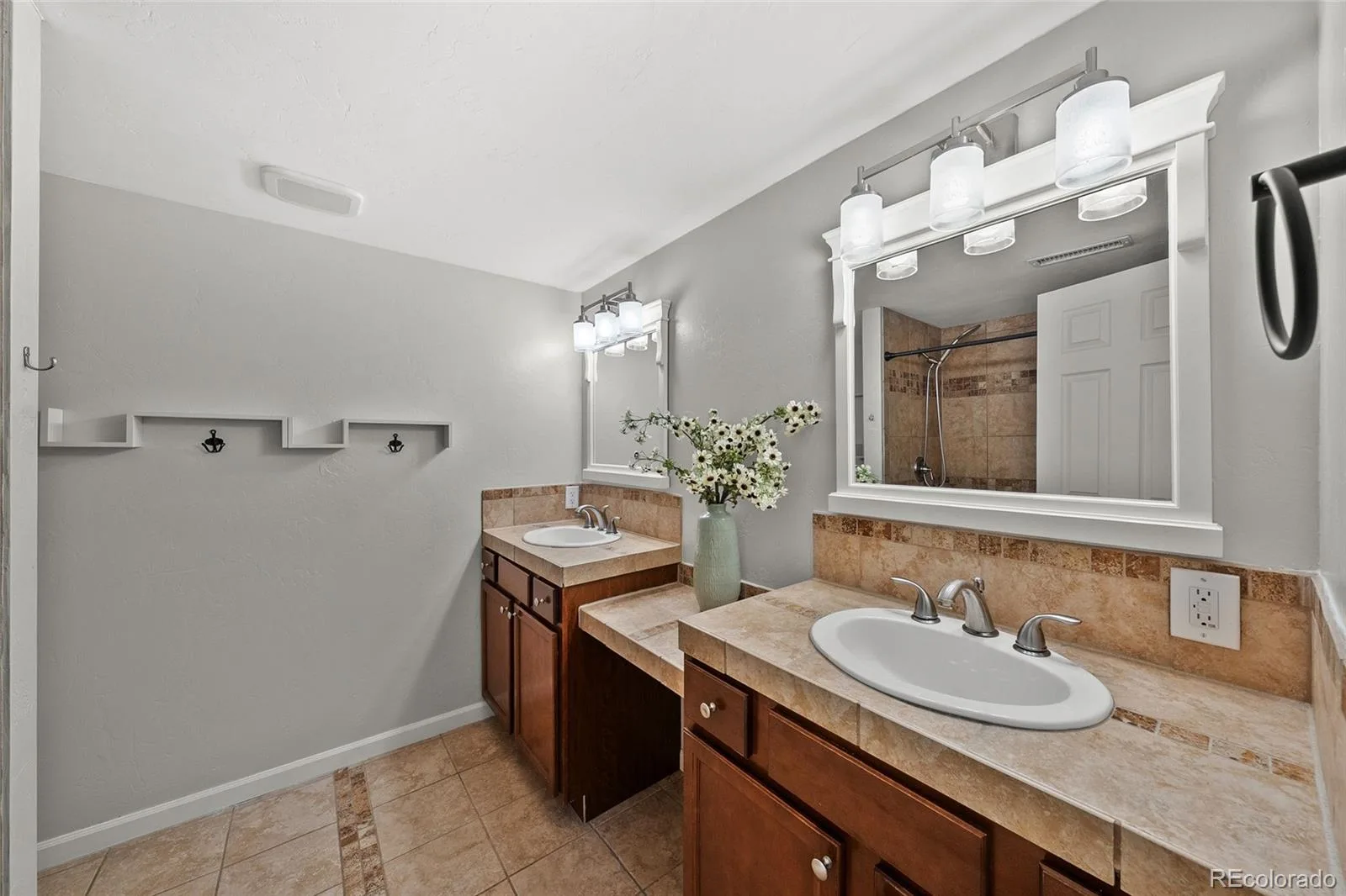 4676 S Lincoln Street Englewood CO 80113 | MLS #REC6400055 08202026000509 1600 22
