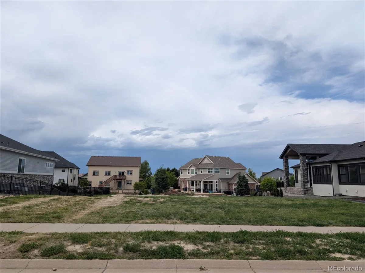 8069 S Blackstone Parkway Aurora CO 80016 | MLS #REC6405207 06092026043148 1200 13