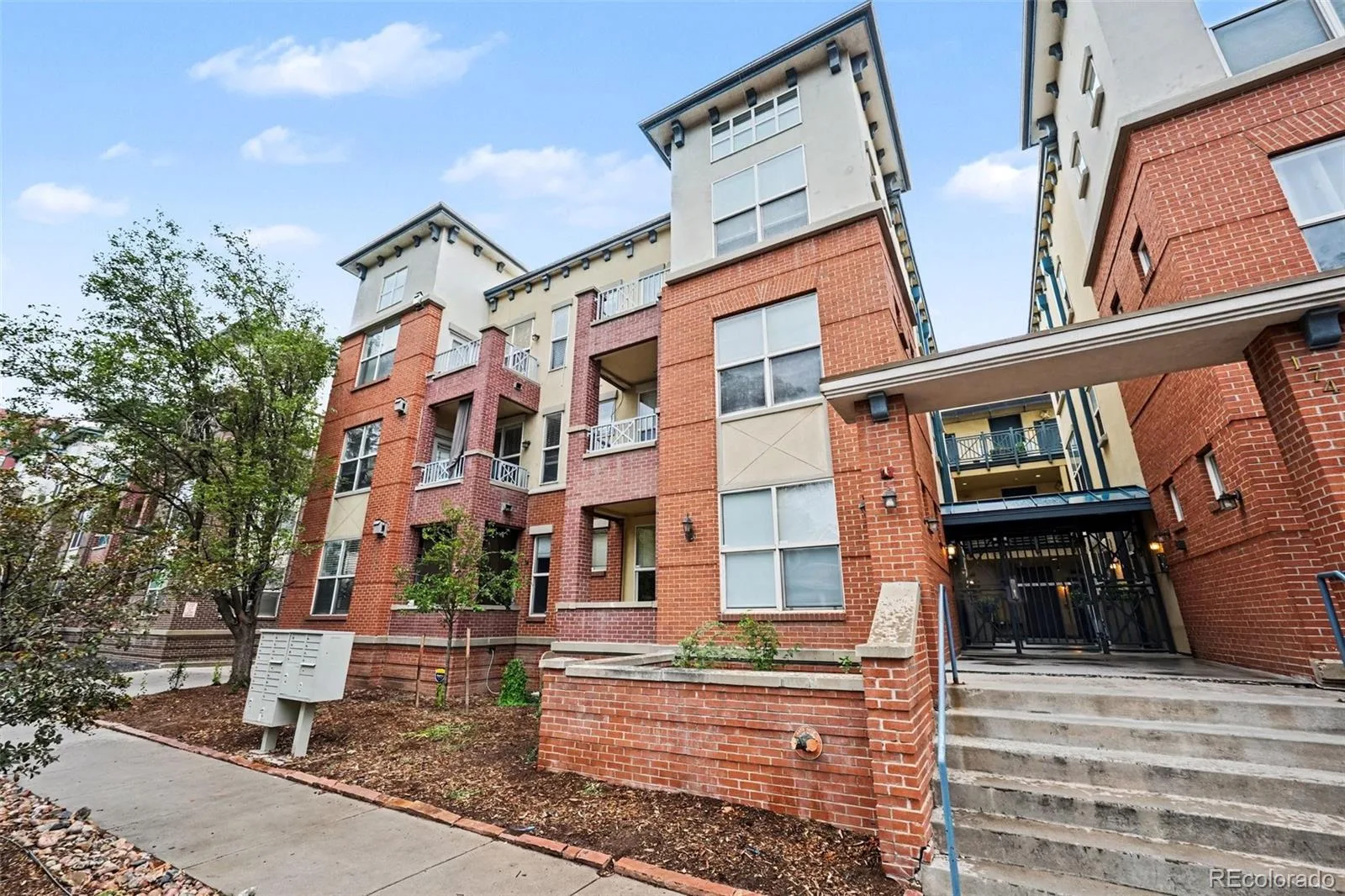 1747 N Pearl Street #103 Denver CO 80203 | MLS #REC6408176 07302026195554 1600 16
