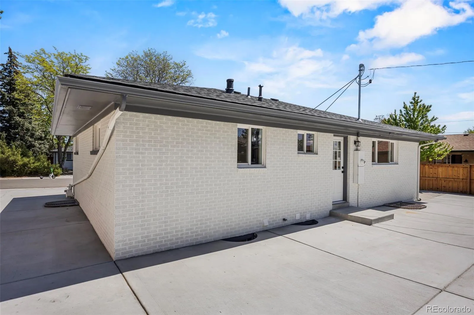 6411 Marshall Arvada CO 80003 MLS #REC6413941 05052026041622 1600 31