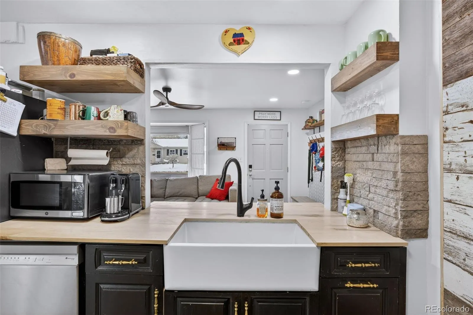 730 Newark Street Aurora CO 80010 MLS #REC6417302 04232026133909 1600 14