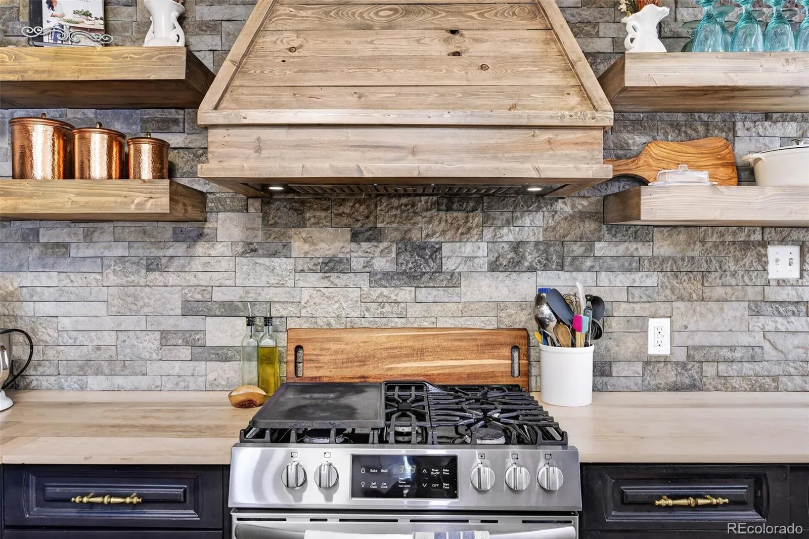 730 Newark Street Aurora CO 80010 MLS #REC6417302 04232026133909 1600 2