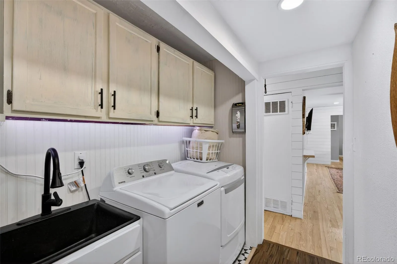 730 Newark Street Aurora CO 80010 MLS #REC6417302 04232026133909 1600 26