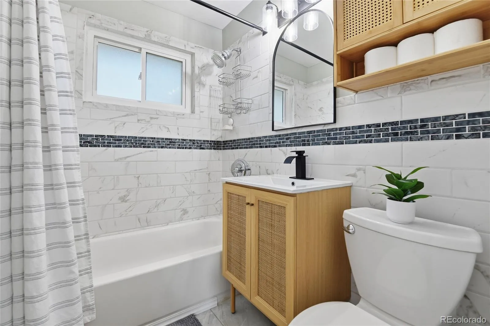 04142026152440 1600 14